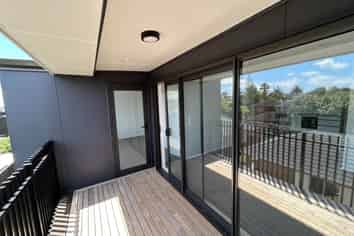 4/12 Treasure Lane, Te Atatu South