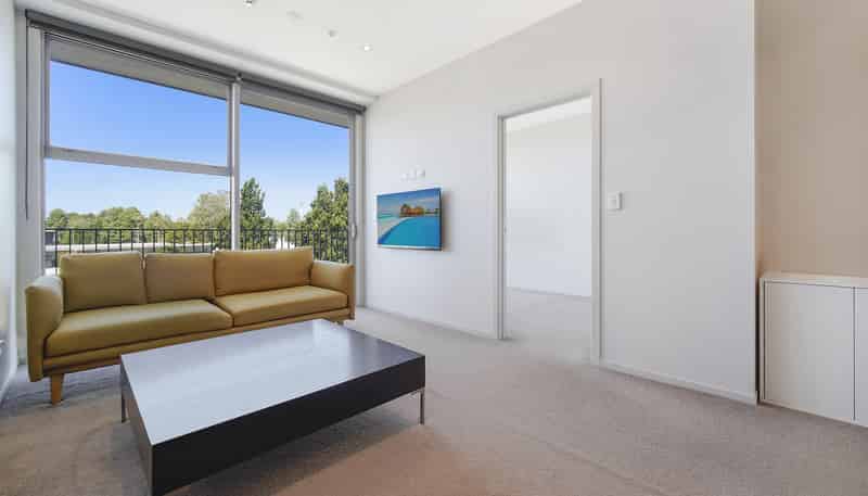 402/40 Library Lane, Albany