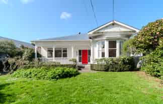 89 Derwent Street, Island Bay