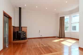 89 Derwent Street, Island Bay