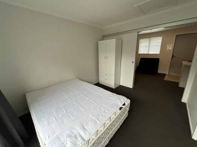 2/12 Crescent Court, Melville