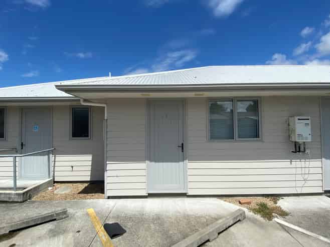 2/12 Crescent Court, Melville