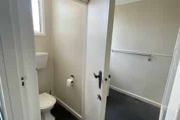 2/122 North Street, Seaview