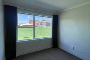 2/122 North Street, Seaview