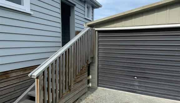 196B North Street, West End