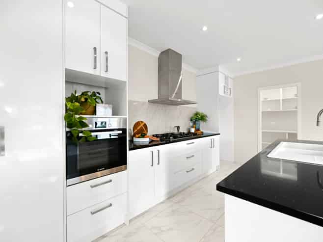 1 Helenslee Court, Flagstaff