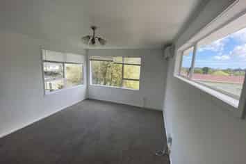 100 The Avenue, Lynfield