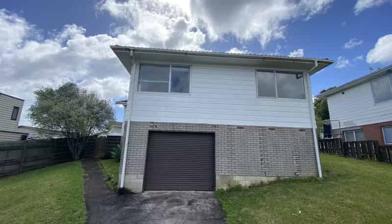 100 The Avenue, Lynfield