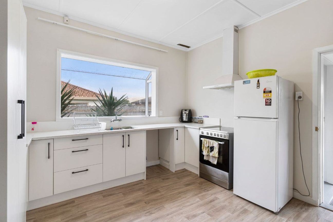 Charming 3 Bedroom Home in Prime Takanini Location - Widok 6