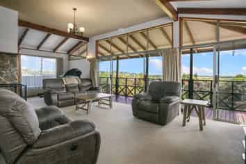 105 Marie Place, Thames