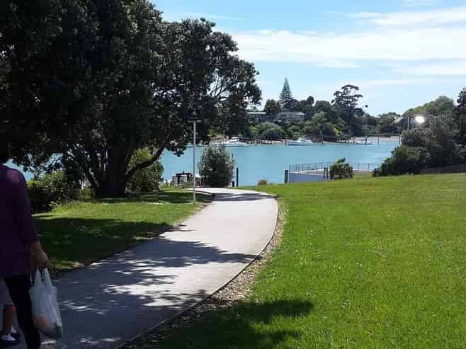 2/27 Kerswill Place, Pakuranga