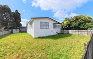 1/61 Clevedon Road, Papakura