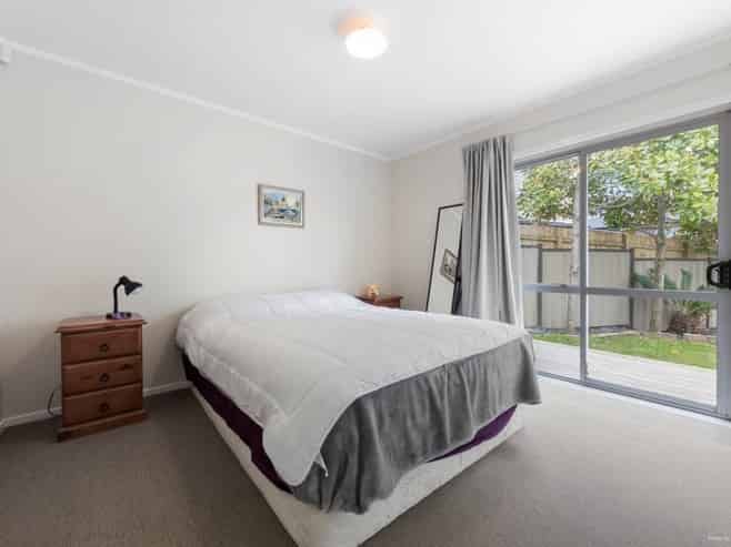 81 Sturges Road, Henderson