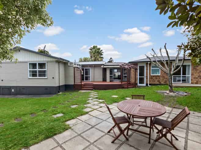 81 Sturges Road, Henderson