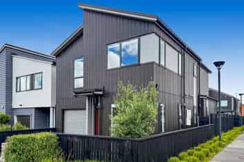 10 Oranga Drive, Westgate