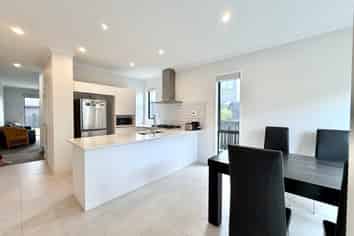 10 Oranga Drive, Westgate