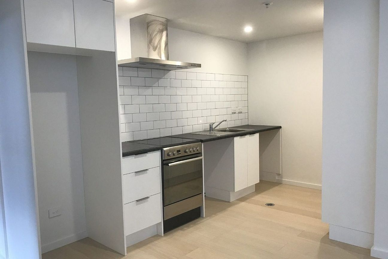 Spacious 4-Bedroom Apartment – Including Fibre - Widok 2