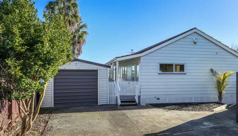 20 Rukumoana Place, Clendon Park