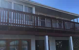 18 Sulphur Beach Road, Northcote Point