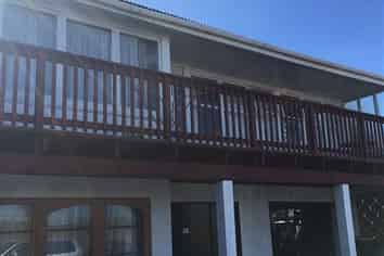 18 Sulphur Beach Road, Northcote Point