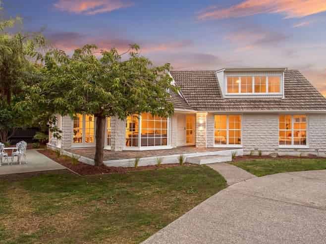 27  Horseshoe Lake Road , Shirley