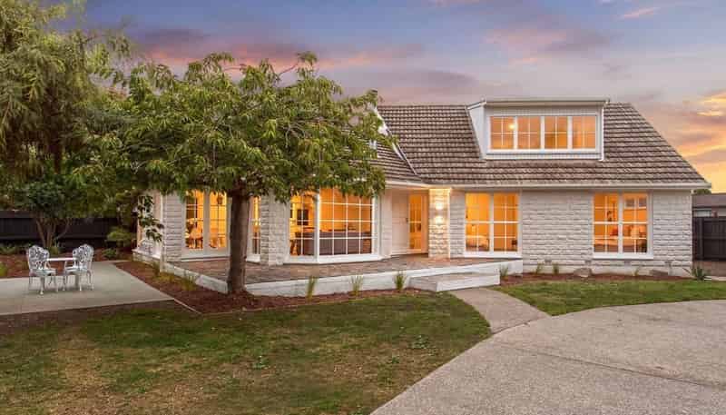 27  Horseshoe Lake Road , Shirley