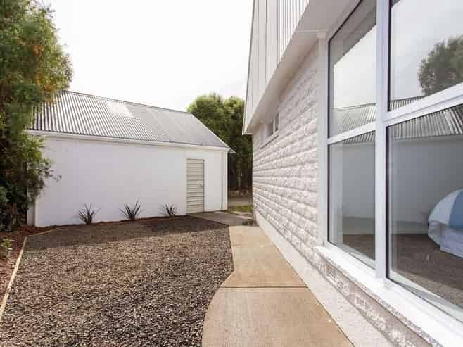 27  Horseshoe Lake Road , Shirley