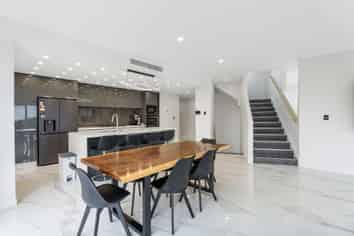 30 Lowburn Place, Clover Park