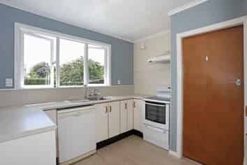 8 Nairn Crescent, Awapuni