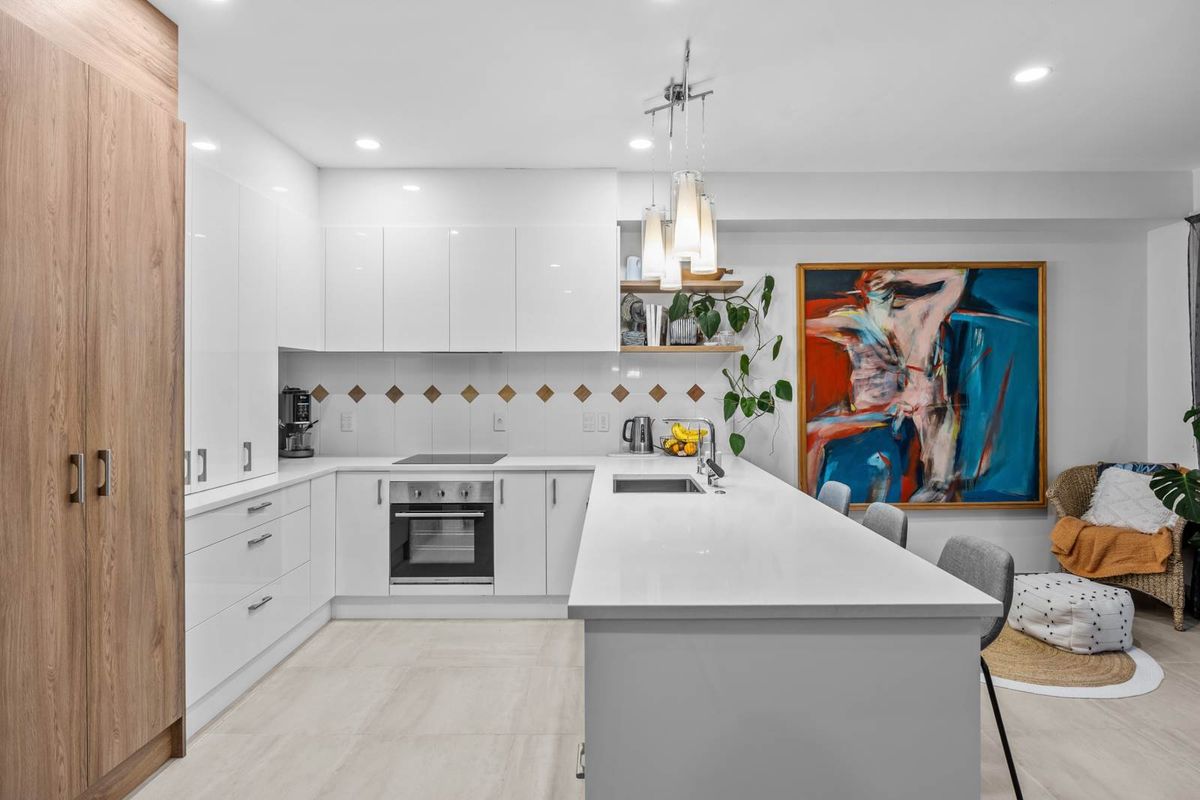 WESTLAKE ZONE WITH RESORT LIVING INCLUDED! - View 4
