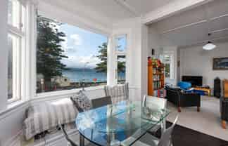 2/246 Oriental Parade, Oriental Bay