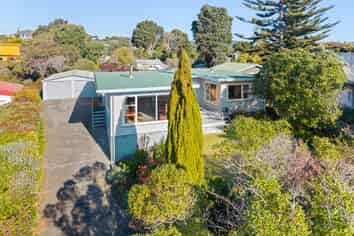 38 Queens Rd, Waikanae Beach
