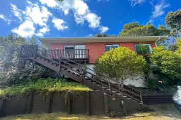 9B Tikorangi Place, Morningside