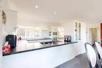 208 St Patrick's Row, Thames