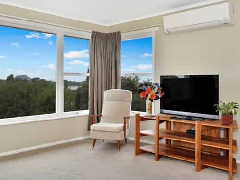 84 Sutherland Road, Brookfield