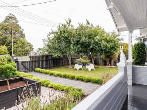  8 Lyon Street, Marton