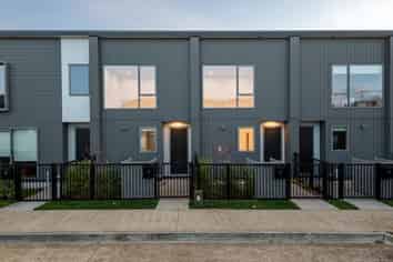 12 Viridian Avenue, Rosehill