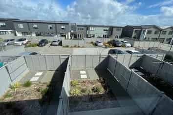 12 Viridian Avenue, Rosehill