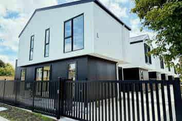 4A Roberts Road, Te Atatu South