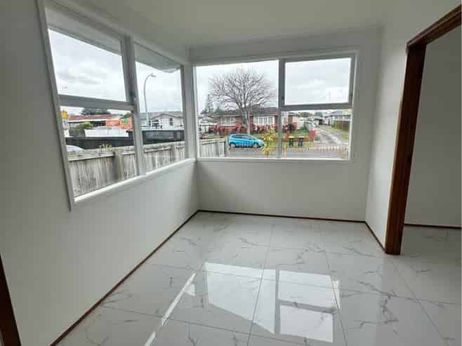 8 Harania Avenue, Favona