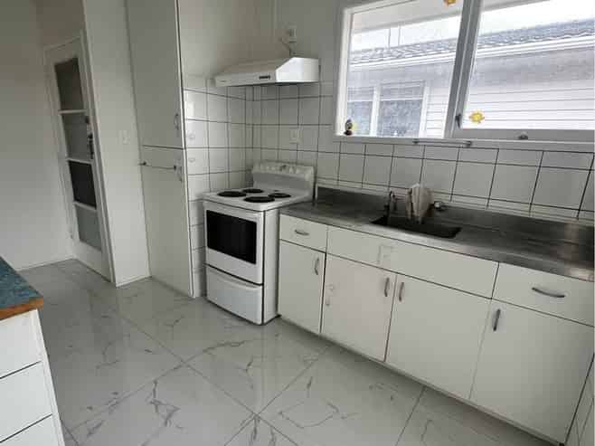 8 Harania Avenue, Favona