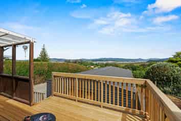 2 Handforth Street, Onerahi