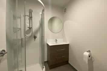 2/142  Leinster Road, Merivale