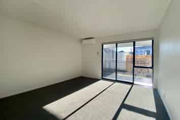 2/142  Leinster Road, Merivale