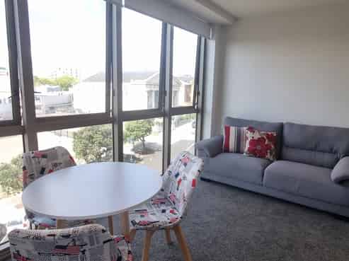 6M/32-36 Day street, Newton