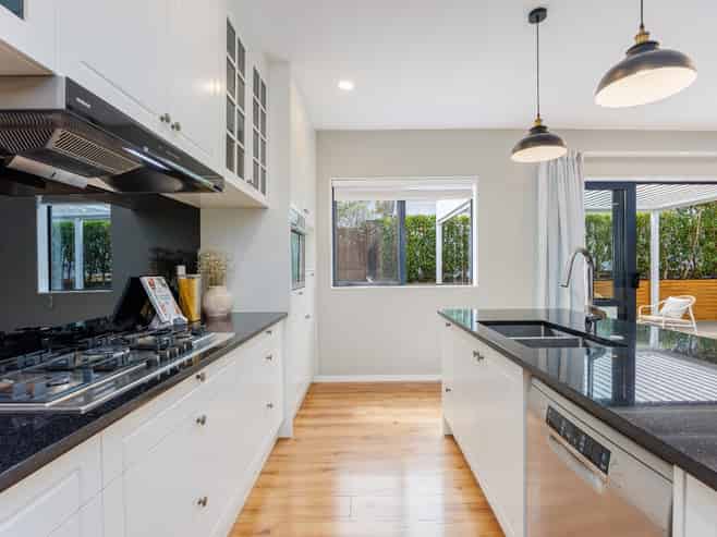 11 Parkview Drive, Gulf Harbour