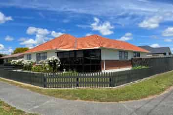 12 Sherwill Street East, Feilding