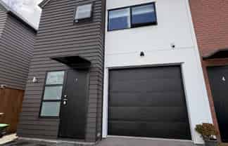 3/18 Kaimai Avenue, Massey