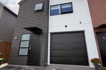 3/18 Kaimai Avenue, Massey