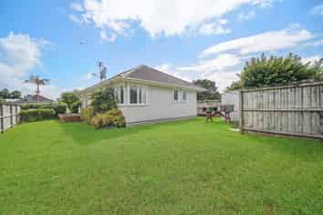 5 Shamrock Lane, Te Atatu Peninsula